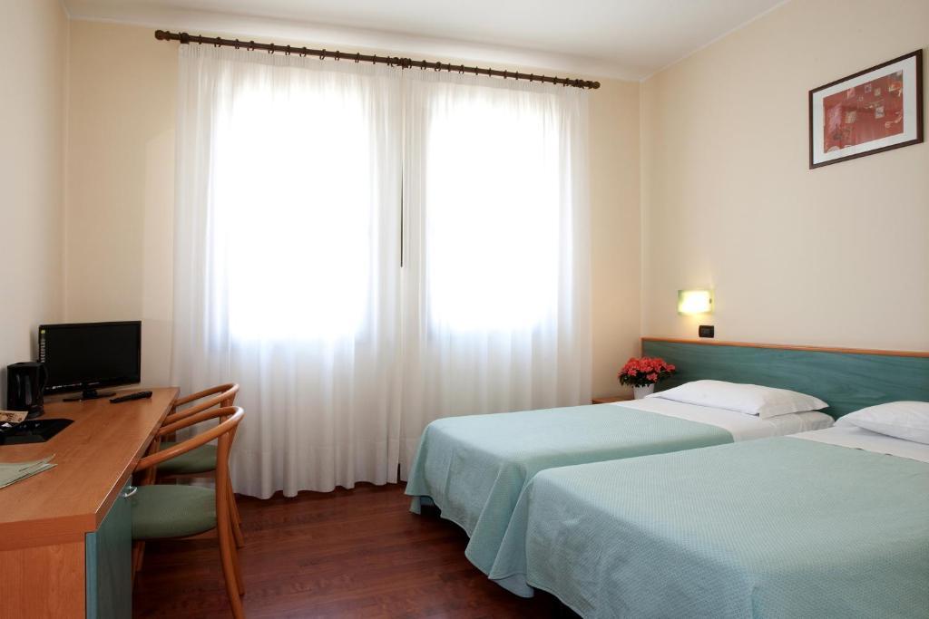 Hotel Valbrenta Лімена Екстер'єр фото