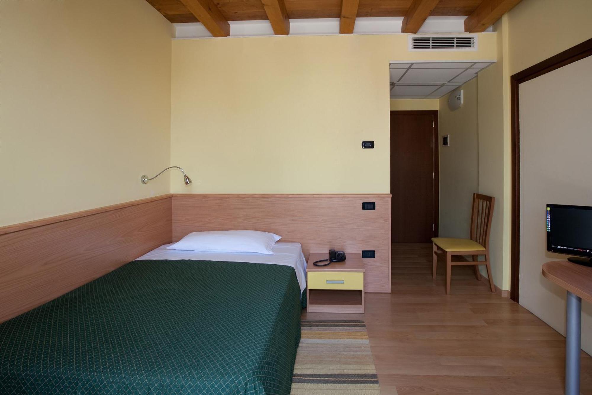 Hotel Valbrenta Лімена Екстер'єр фото
