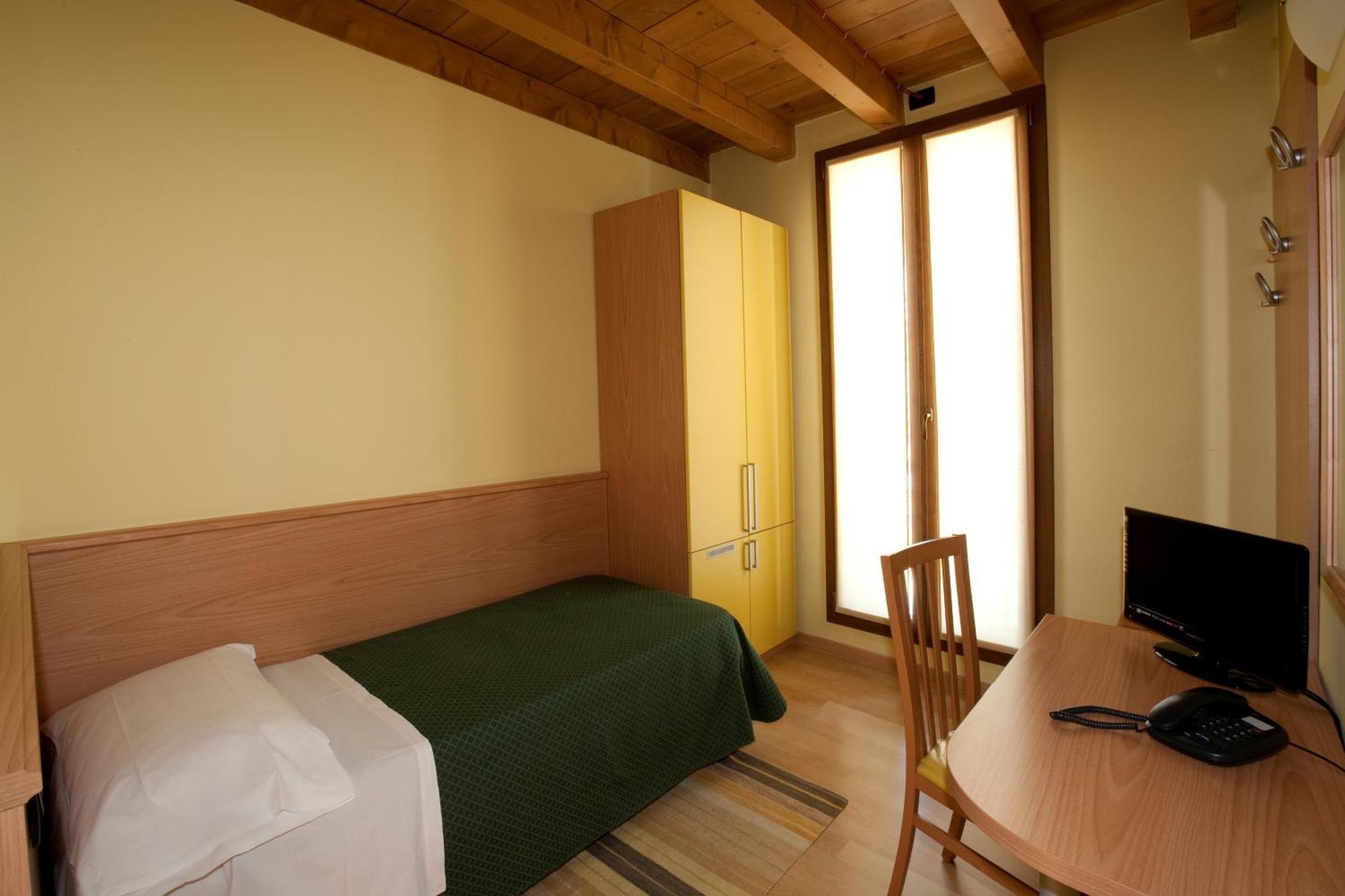 Hotel Valbrenta Лімена Екстер'єр фото